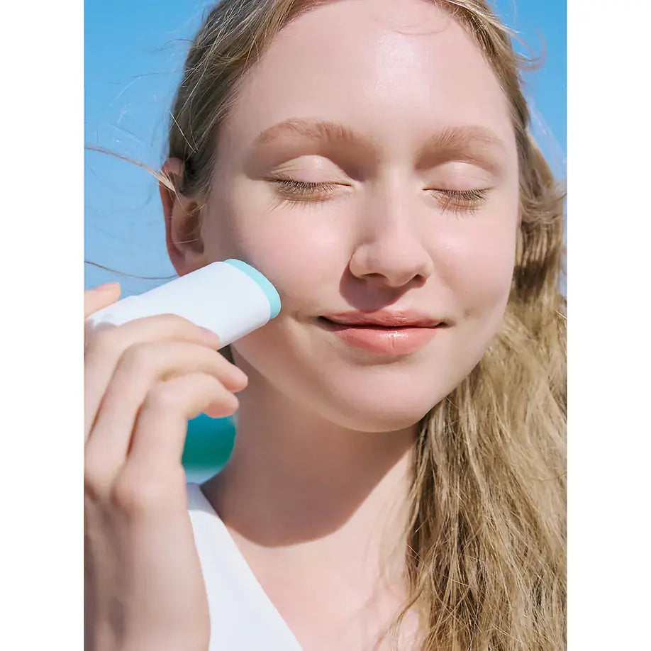 SKIN1004 Madagascar Centella Hyalu-Cica Silky-Fit Sun Stick SPF50+ PA++++