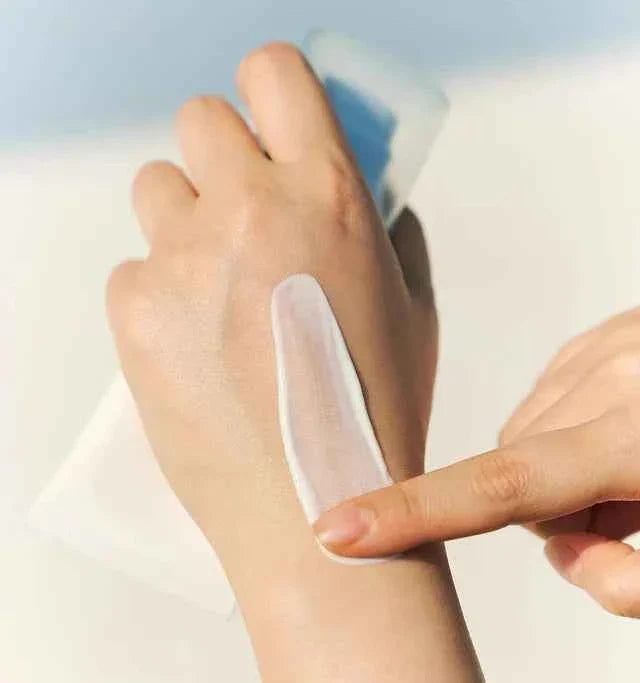 SKIN1004 Madagascar Centella Hyalu-Cica Water-Fit Sun Serum SPF50+ PA++++